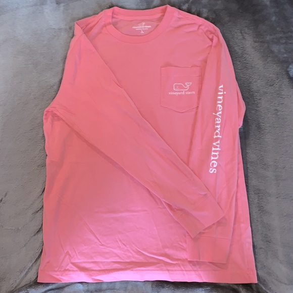 Vineyard Vines Tops - Vineyard Vines long sleeve